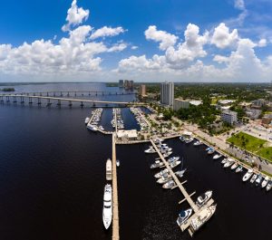 Dining in Downtown Fort Myers